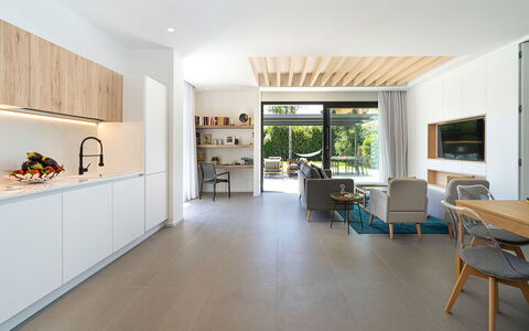 Villa la Isla: Möbel, Interior Design, Flooring, Holz, Decke, Fussboden, Countertop, Küche, Küche & Esszimmer Tisch, Zuhause