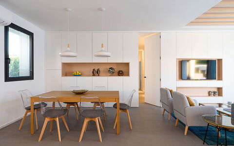 Villa la Isla: Möbel, Interior Design, Flooring, Fussboden, Stuhl, Wand, Tabelle, Küche & Esszimmer Tisch, Holz, Esszimmer