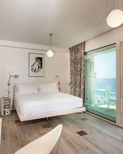 Casa Pink: Resort, Meer, Möbel, Küsten Und Ozeanische Forms, Ozean, Küste, Schwimmbad, Wohnung, Hotel, Eco Hotel