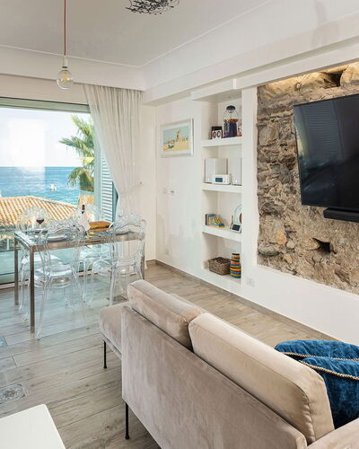 Casa Light Blu: Möbel, Interior Design, Flooring, Fussboden, Meer, Wohnung, Küste, Zimmer, Wohnzimmer, Ozean