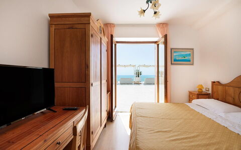 Relais Nike: Möbel, Meer, Ozean, Resort, Küste, Schatten, Stuhl, Strand, Hotel, Bett