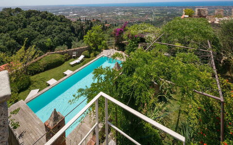 La Rocca di Monteggiori: Schwimmbad, Estate, Eco Hotel, Villa, Hazienda