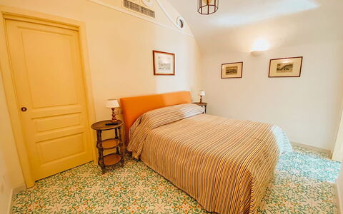San Sebastiano: Fussboden, Möbel, Interior Design, Wand, Flooring, Schlafzimmer, Holz, Bett, Zimmer, Decke