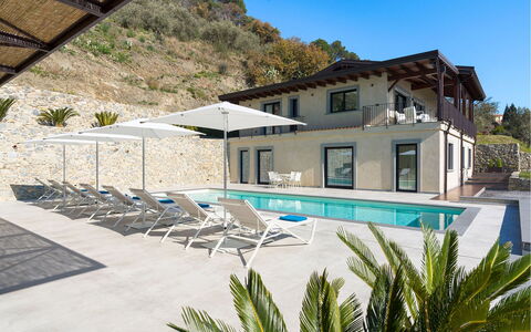 Villa Zafferano: Schwimmbad, Gartenmöbel, Resort, Eco Hotel, Schatten, Sonnenliege, Estate, Balkon, Villa, Hotel