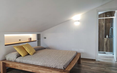 Casa Nadia: Möbel, Interior Design, Bett, Flooring, Fussboden, Schlafzimmer, Wand, Holz, Holzboden, Decke