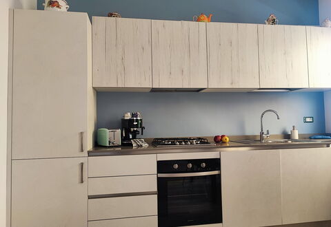 Casa Nadia: Holz, Möbel, Küchengerät, Flooring, Küche, Cabinetry, Countertop, Major Appliance, Interior Design, Haushaltsgerät