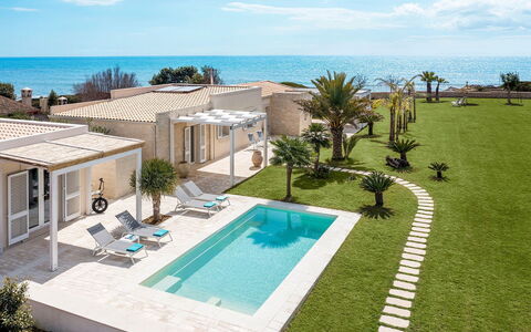 Villa Doddi: Schwimmbad, Resort, Estate, Eco Hotel, Villa, Schatten, Villa, Freizeit, Gartenmöbel