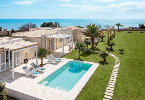 Villa Doddi: Schwimmbad, Resort, Estate, Eco Hotel, Villa, Schatten, Villa, Freizeit, Gartenmöbel