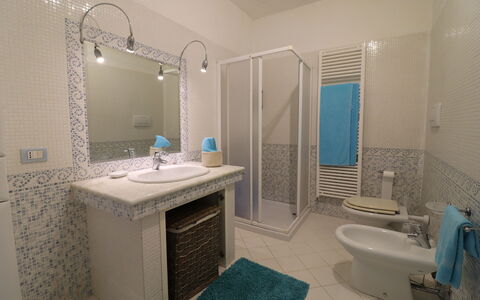 Villa Patrizia Otranto: Deluxe Countryside Retreat: Flooring, Fussboden, Interior Design, Armatur, Bad Sink, Möbel, Sinken, Badezimmer, Zapfhahn, Zimmer