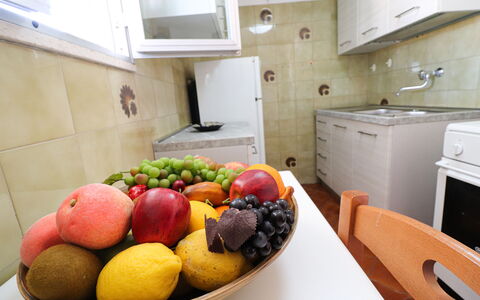 Isabel: Obst, Küchengerät, Major Appliance, Essen, Küche, Countertop, Geschirr, Natural Foods, Haushaltsgerät, Produzieren
