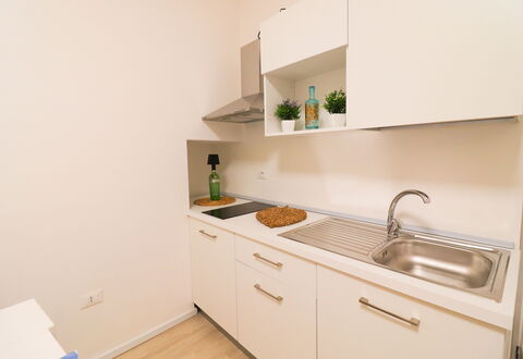 Penelope'S House Centro Storico: Interior Design, Küche, Countertop, Holz, Flooring, Küchengerät, Cabinetry, Fussboden, Major Appliance, Zimmer