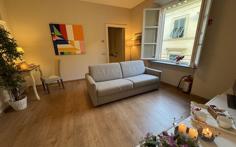 Casa Elena 13: Möbel, Flooring, Interior Design, Fussboden, Holz, Couch, Holzboden, Zimmer, Wohnzimmer, Beleuchtung
