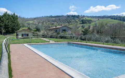 Il Giuncheto Apartments, Pool, Umbrian Countryside: Schwimmbad, Estate, Hazienda, Water Feature, Eco Hotel, Villa, Resort, Bauernhaus, Hinterhof, Zaun