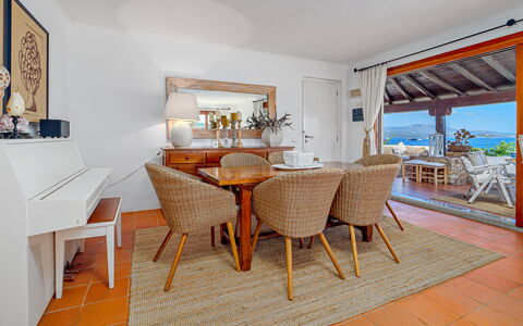 Residenza Rudalza: Möbel, Stuhl, Interior Design, Holz, Tabelle, Flooring, Küche & Esszimmer Tisch, Fussboden, Decke, Esszimmer