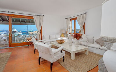 Residenza Rudalza: Möbel, Tabelle, Fussboden, Stuhl, Flooring, Couch, Wohnung, Wohnzimmer, Küche & Esszimmer Tisch