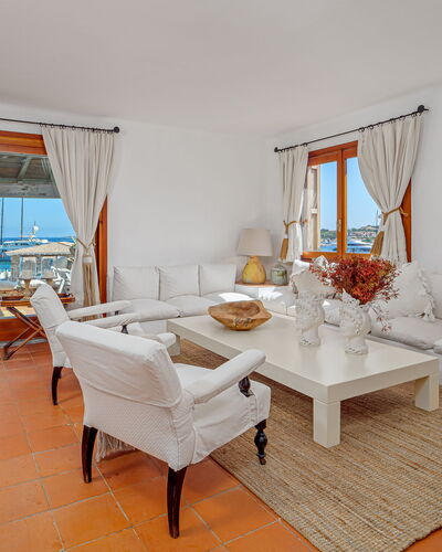 Residenza Rudalza: Möbel, Tabelle, Fussboden, Stuhl, Flooring, Couch, Wohnung, Wohnzimmer, Küche & Esszimmer Tisch