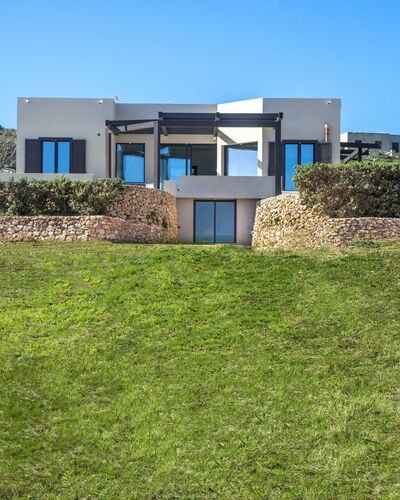 Villa Stornella: Himmel, Blau, Die Architektur, Grundstueck, Shrubland, Villa, Villa