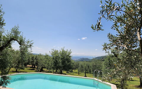 Il Casale di San Jacopo con Piscina Privata: Blau, Schwimmbad, Schatten, Hinterhof, Landscaping, Garten, Eco Hotel, Estate, Resort, Garten