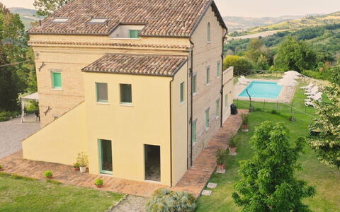 Villa Checco: Schwimmbad, Wohngebiet, Zuhause, Verbundwerkstoff, Estate, Bauernhaus, Villa, Landscaping, Gartenmöbel, Garten