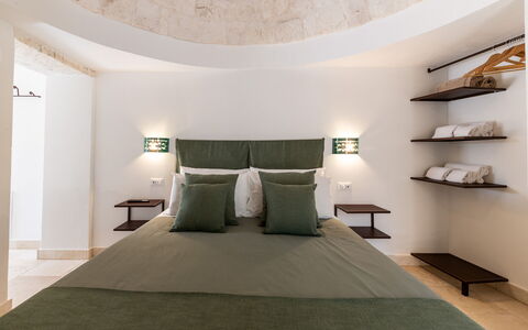 Trullo Miravista Valle D'Itria: Wand, Interior Design, Möbel, Schlafzimmer, Bett, Flooring, Decke, Fussboden, Beleuchtung, Zimmer
