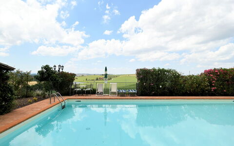 Terre di Giano Private Pool and View, Umbria: Schwimmbad, Freizeit, Resort, Eco Hotel, Schatten, Landscaping, Gartenmöbel, Hazienda, Villa, Urlaub