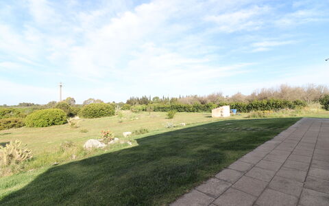 Elegante Villa Casale 50: Himmel, Daytime, Gras, Wiese, Wolke, Einfach, Grundstueck, Rasen, Weide, Wiese