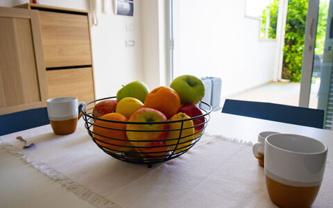 Villa i Gabbiani Otranto: Geschirr, Obst, Essen, Servierware, Produzieren, Dishware, Möbel, Natural Foods, Zutat