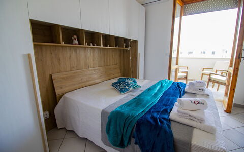 Anisia'S Home Otranto: Bett, Möbel, Schlafzimmer, Interior Design, Fussboden, Flooring, Bettdecke, Holz, Bedding, Textil