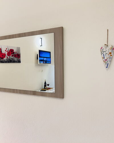 Studio Piccolo al Verticale - Levanto: Wand, Interior Design, Bilderrahmen, Zimmer, Spiegel, Wohnzimmer, Farbe, Moderne Kunst, Gips