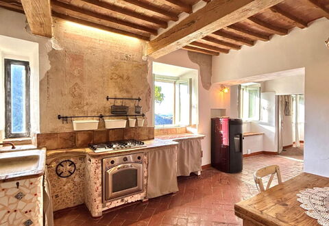 House in Sassa, Historic Tuscany Village, View: Flooring, Interior Design, Wand, Fussboden, Holz, Möbel, Decke, Küche, Countertop, Zuhause