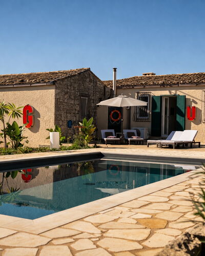 Villa Il Carato, Private Pool, Modica: Gartenmöbel, Wohngebiet, Schwimmbad, Zuhause, Estate, Hazienda, Resort, Stuhl, Villa, Sonnenliege