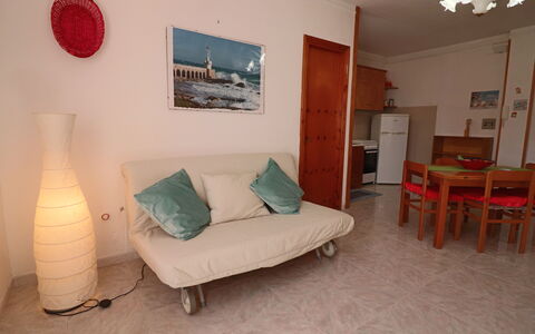 Myriam: Möbel, Flooring, Interior Design, Fussboden, Zimmer, Wohnung, Wohnzimmer, Couch, Stuhl