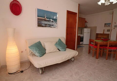 Myriam: Möbel, Flooring, Fussboden, Interior Design, Zimmer, Wohnung, Wohnzimmer, Couch, Stuhl