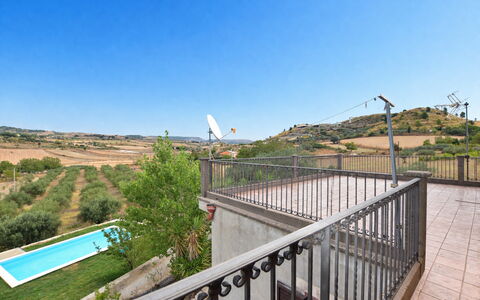 Villa Margi: Schwimmbad, Estate, Villa, Hazienda, Balkon, Hinterhof