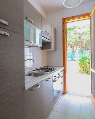 Amanda: Küche, Spüle, Holz, Countertop, Küchengerät, Major Appliance, Flooring, Zuhause, Fussboden, Interior Design