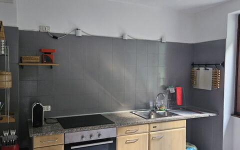 The Heritage Home: Küche, Flooring, Interior Design, Küchengerät, Möbel, Major Appliance, Fussboden, Countertop, Zimmer, Spüle