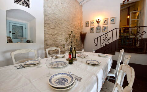 Villa Fontanazza: Möbel, Interior Design, Wand, Tabelle, Stuhl, Esszimmer, Küche & Esszimmer Tisch, Tischdecke, Decke, Flooring