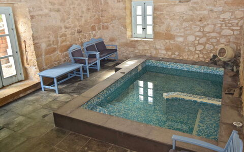 Villa Fontanazza: Flooring, Fussboden, Verbundwerkstoff, Badewanne, Schwimmbad, Fliese, Armatur, Resort, Hotel