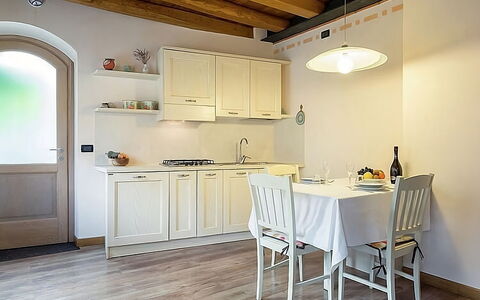 La Corte di Marga - Casa Gustet: Möbel, Interior Design, Flooring, Holz, Fussboden, Decke, Küche, Countertop, Zimmer, Beleuchtung