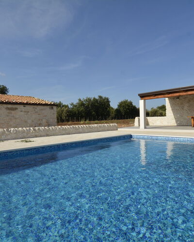 Villa Palmento: Schwimmbad, Verbundwerkstoff, Estate, Water Feature, Fliese, Villa, Hazienda