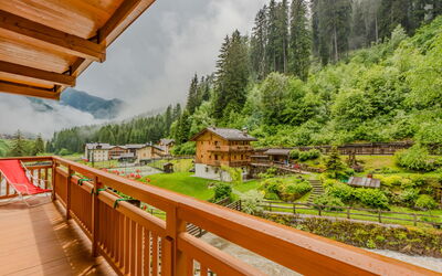 Malè 100: Zuhause, Bergstation, Eco Hotel, Lärche, Balkon, Holzbeize, Dorf, Hartholz, Resort, Senke