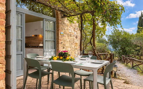 Casa Stella Serena, Casole D'Elsa, Pool: Möbel, Küche & Esszimmer Tisch, Stuhl, Tabelle, Geschirr, Gartenmöbel, Tisch Im Freien, Restaurant, Esszimmer, Tischdecke