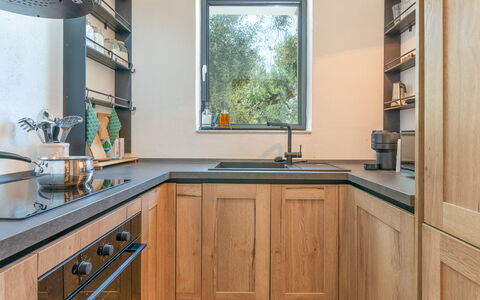 Le Camere di Corte Kalia by Raro Rooms: Küche, Holz, Countertop, Interior Design, Cabinetry, Küchengerät, Haushaltsgerät, Major Appliance, Decke, Holzbeize