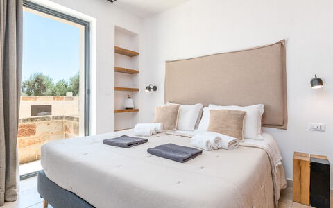 Le Camere di Corte Kalia by Raro Rooms: Schlafzimmer, Wohnung, Bedding, Bett, Bettdecke, Kissen, Bettrahmen, Dekokissen, Design, Hotel