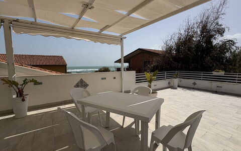 Casa Amare: Möbel, Fussboden, Stuhl, Gartenmöbel, Schatten, Tisch Im Freien, Balkon, Outdoor Struktur, Küche & Esszimmer Tisch, Kaffetisch
