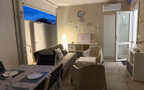 Casa Amare: Möbel, Interior Design, Flooring, Fussboden, Decke, Zimmer, Stuhl, Beleuchtung, Tabelle, Wohnzimmer