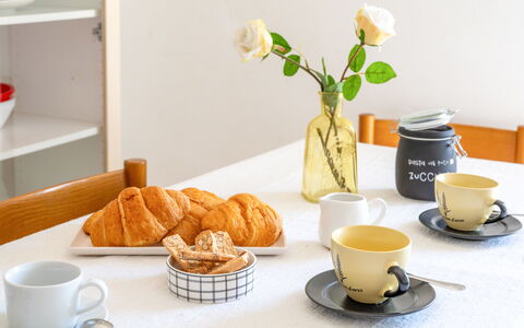Suite Riviera: Geschirr, Tasse, Servierware, Essen, Kaffeetasse, Drinkware, Dishware, Teetasse