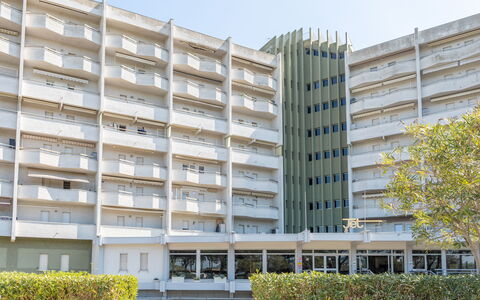 Suite Riviera: Gebäude, Daytime, Wohnung, Stadt, Stadtgebiet, Fassade, Geschäftshaus, Metropolitan Area, Die Architektur