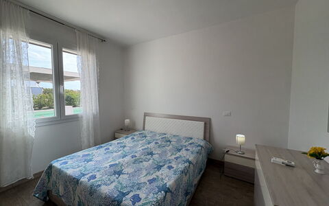 Villa Marzia: Schlafzimmer, Möbel, Bett, Bettdecke, Interior Design, Fussboden, Bedding, Flooring, Bettrahmen, Linens