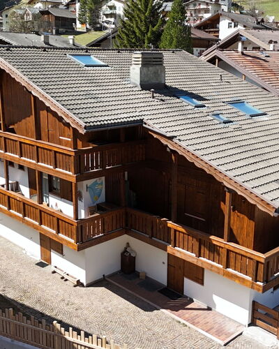 Casa Arnica: Schwimmbad, Hotel, Balkon